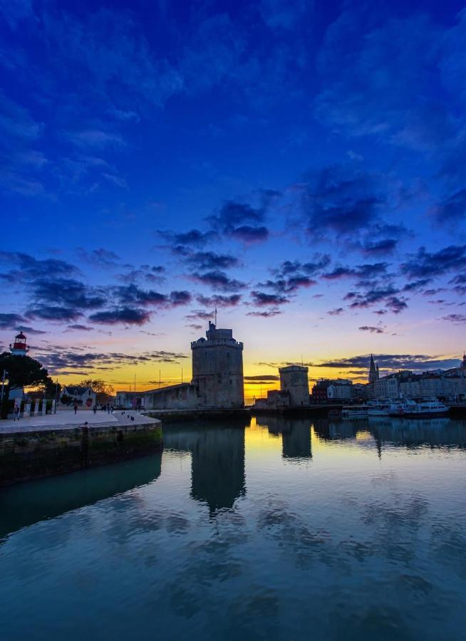 Charmant Cocon Iode Cosy Equipe, Baigne De Lumiere, Situe Au Coeur De La Rochelle A 1Min A Pied Du Marche Central Avec Tv Et Wifi ภายนอก รูปภาพ